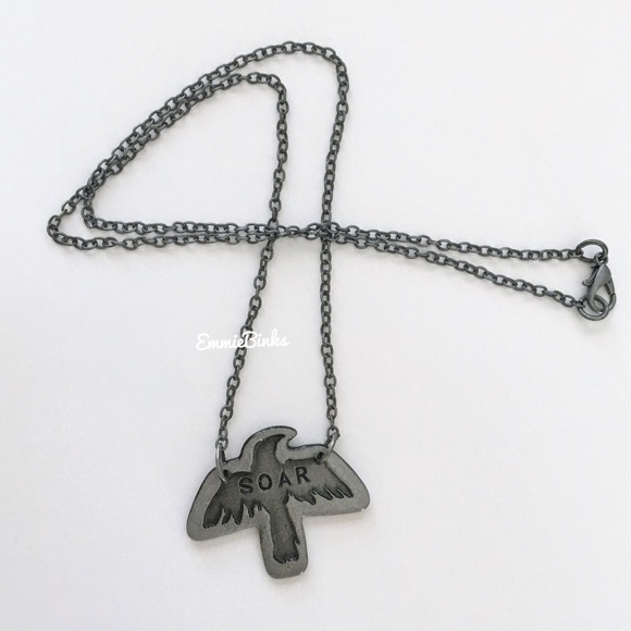 đź’Ą3for$28 New FP Soar Flying Eagle Pendant Necklace ~ Aged Silver Long Bird - Picture 4 of 13